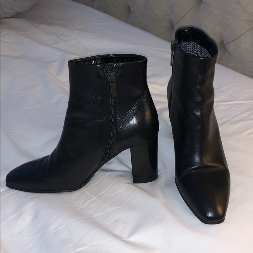Aquatalia black leather boots size 8 Florita